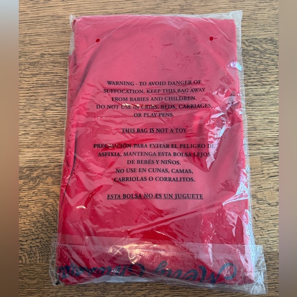 NWT Vineyard Vines Santa Whale Christmas Red Long Sleeve Graphic Pocket Tee - Picture 10 of 10